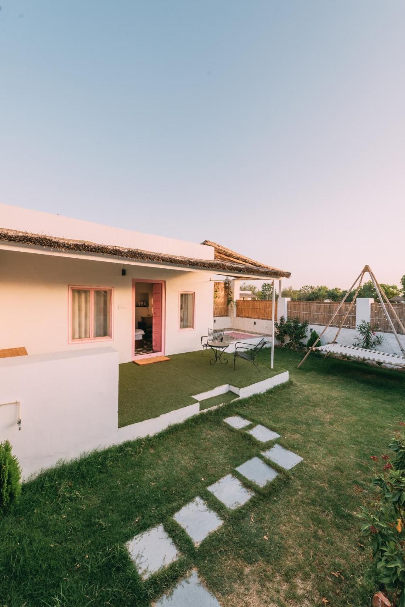 The Luxe Pushkar - A Luxury Farmstay In Pushkar Bagian luar foto