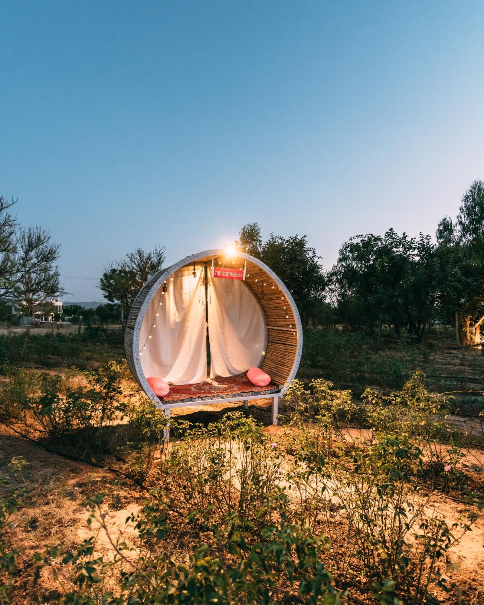 The Luxe Pushkar - A Luxury Farmstay In Pushkar Bagian luar foto